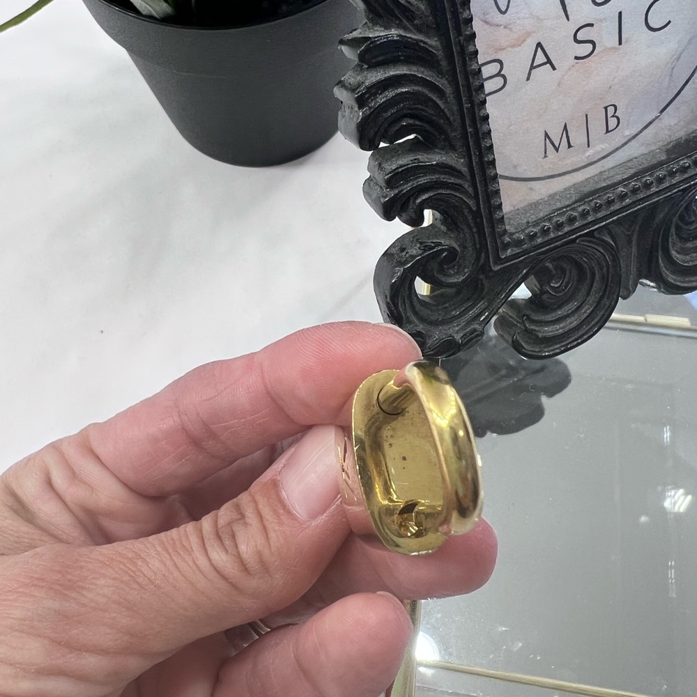 Louis Vuitton #319 Lock and Key - Authentic - Picture 8 of 8
